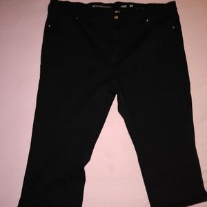 Black avenue Capris